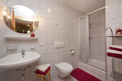 Apartment, separate toilet and shower/bathtub, terrace