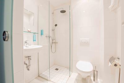 Camera doppia, doccia, WC, standard