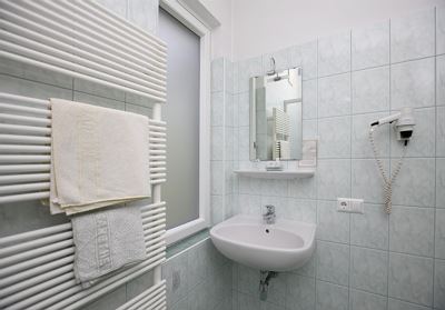 Single room, shower or bath, toilet, balcony