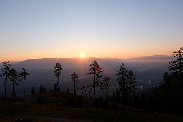Sonnenaufgang am Sportberg Goldeck